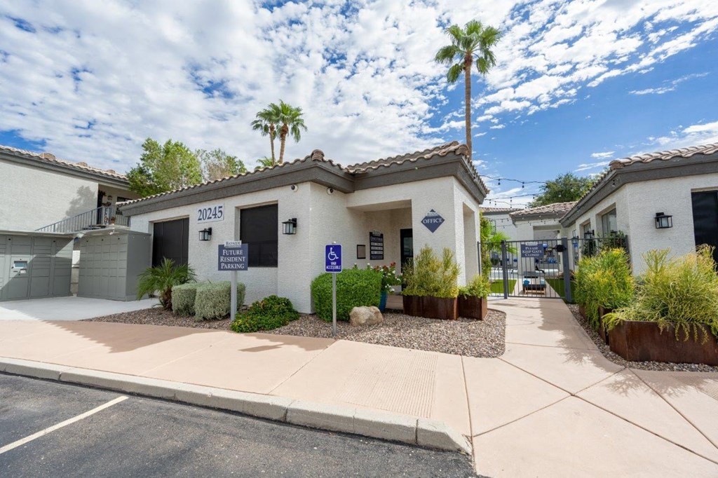 Bayside Apartments Clubhouse Exterior