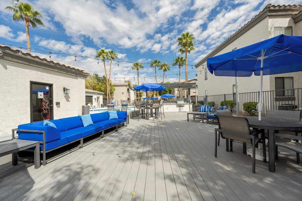 Bayside Apartments Clubhouse Patio with Seating