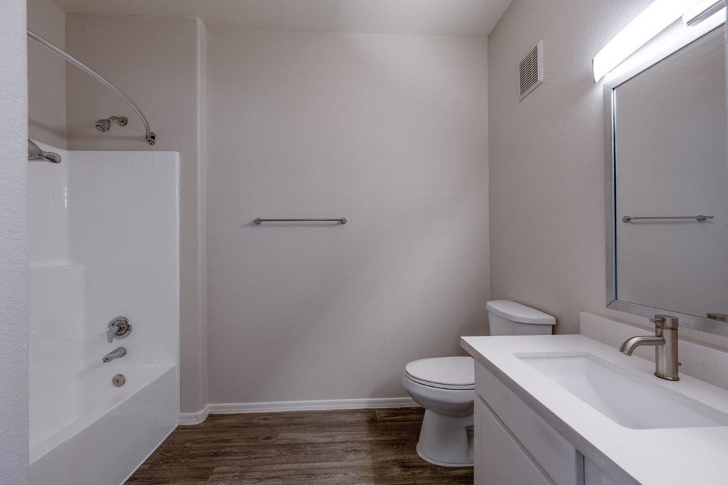 Bayside Apartments Bathroom with Bathtub