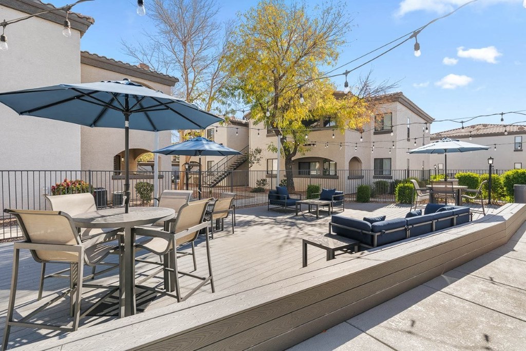 Bayside Apartments in Phoenix, Arizona Patio with Seating