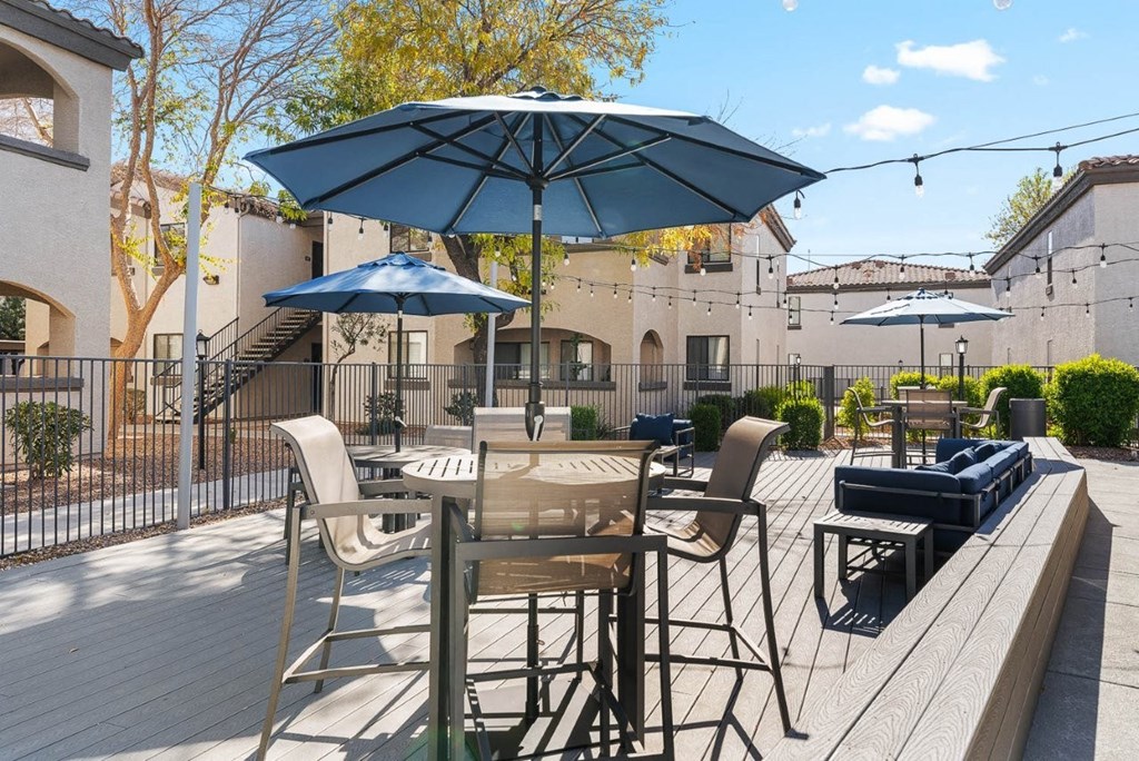 Bayside Apartments in Phoenix, Arizona Patio with Seating