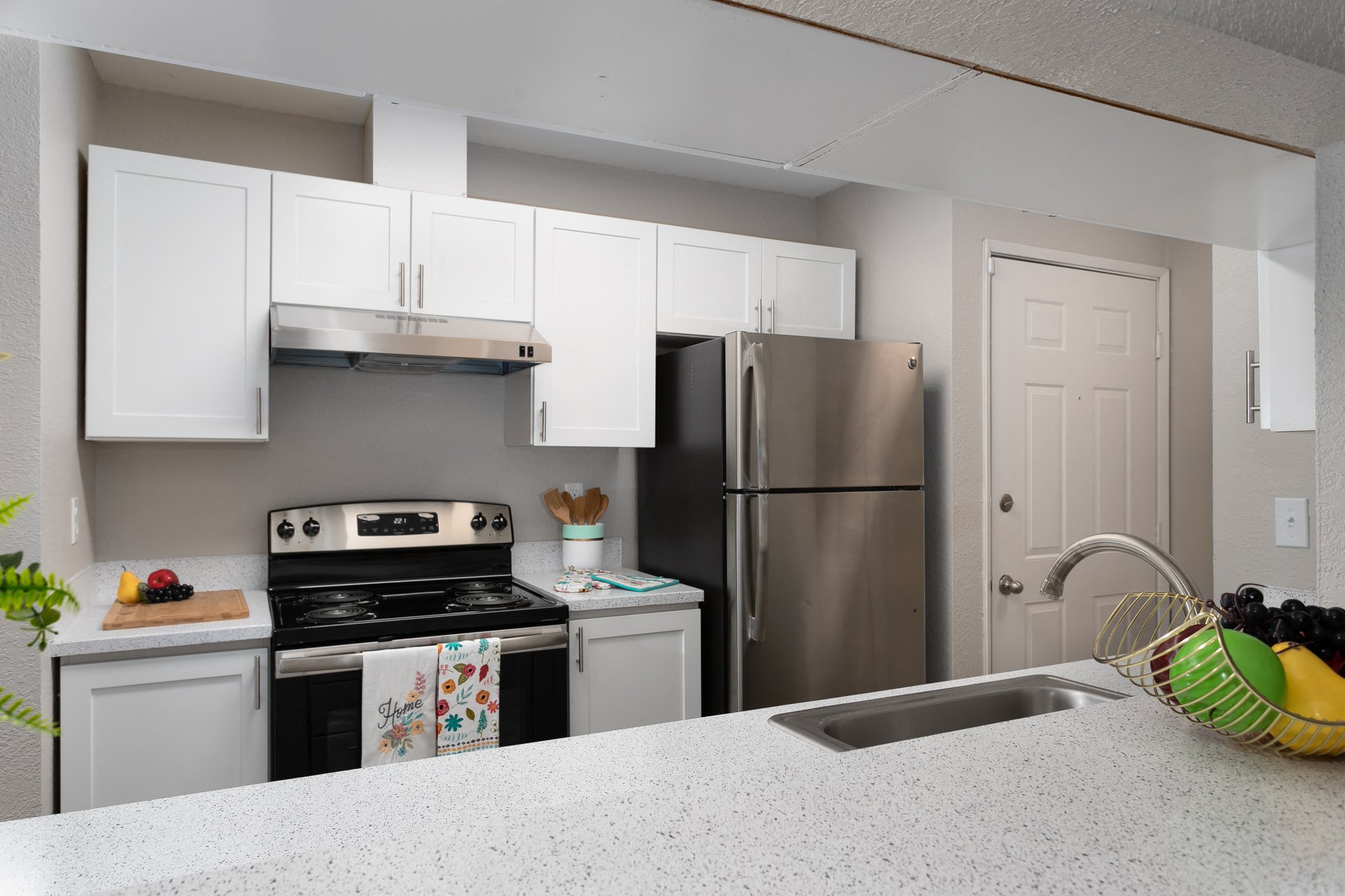 Bayview Apartment Homes Kitchen Island and Stovetop
