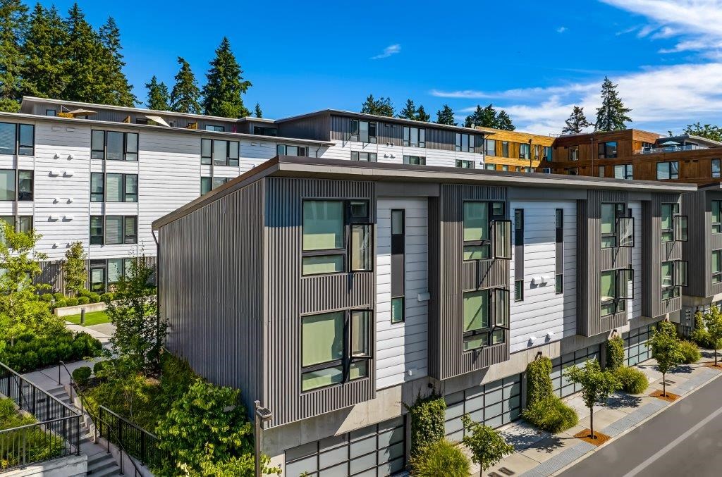 Blis Apartments Exterior and Garages