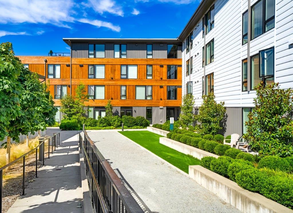 Blis Apartments Exterior and Courtyard