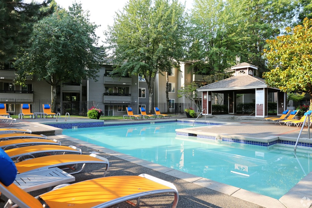 the swimming pool at the resort at governors residence