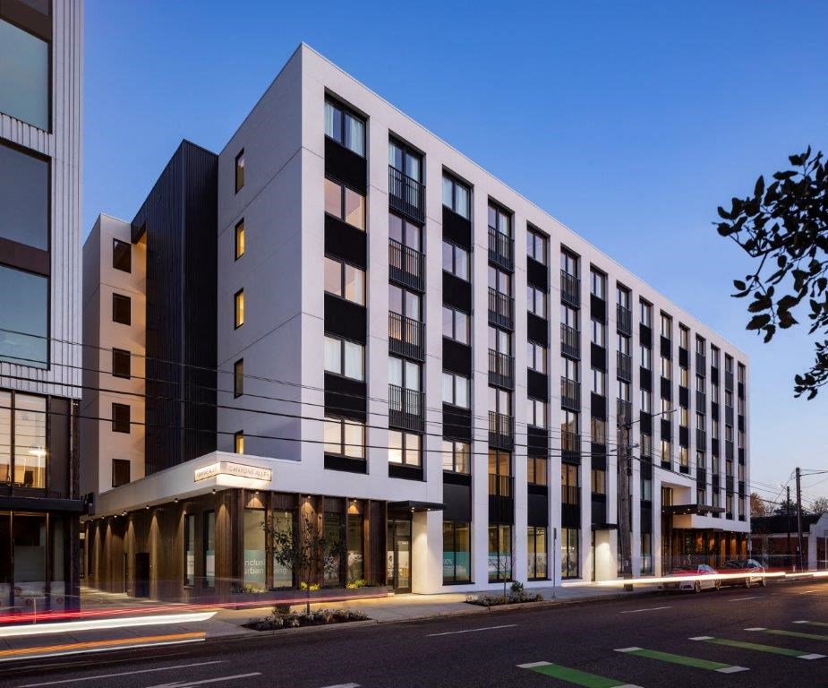 the building in which the hotel is located