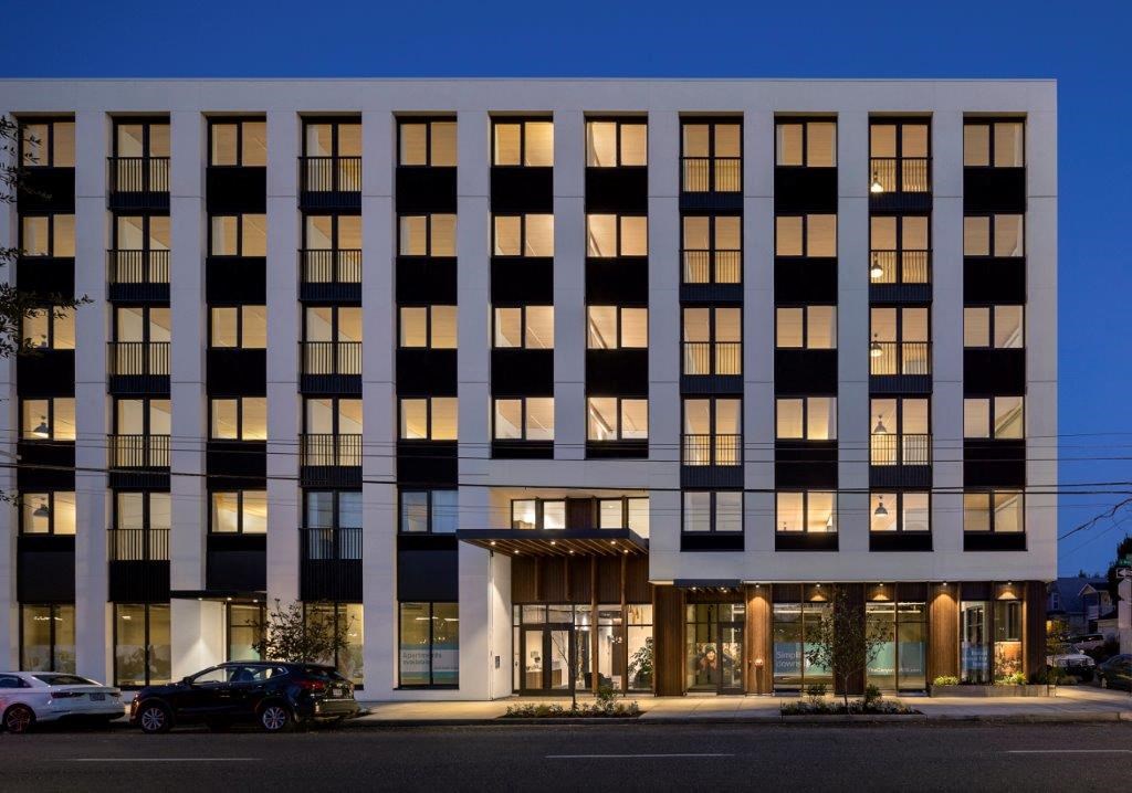 the building in which the hotel is located