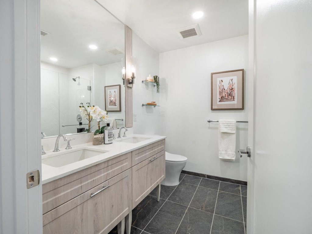 Capitol Rose Luxury Apartments in Washington, DC Model Bathroom