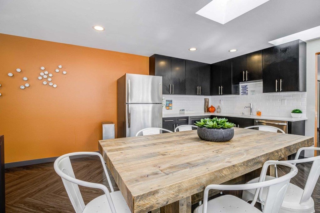 Cascadia Pointe Apartments in Everett, Washington Clubhouse Lounge and Kitchen