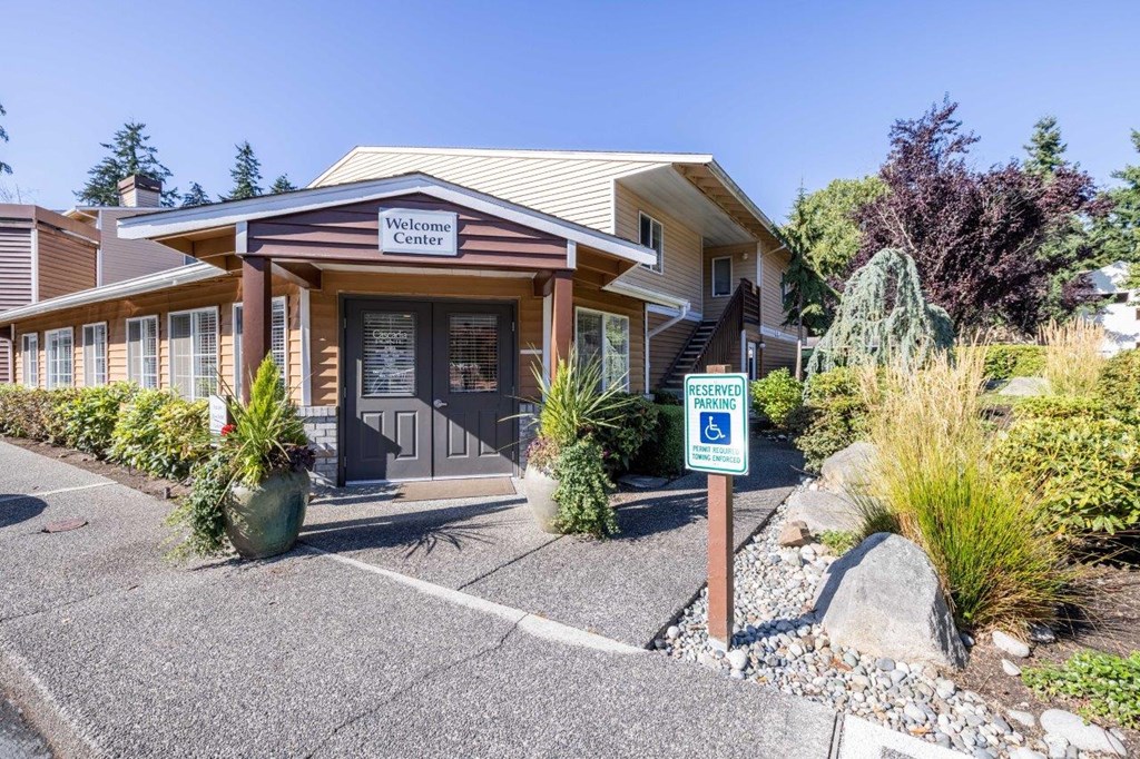 Cascadia Pointe Apartments in Everett, Washington Clubhouse Exterior and Entrance