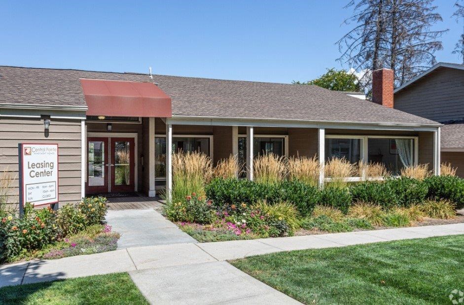 Central Pointe Apartments in Boise, Idaho Clubhouse Exterior