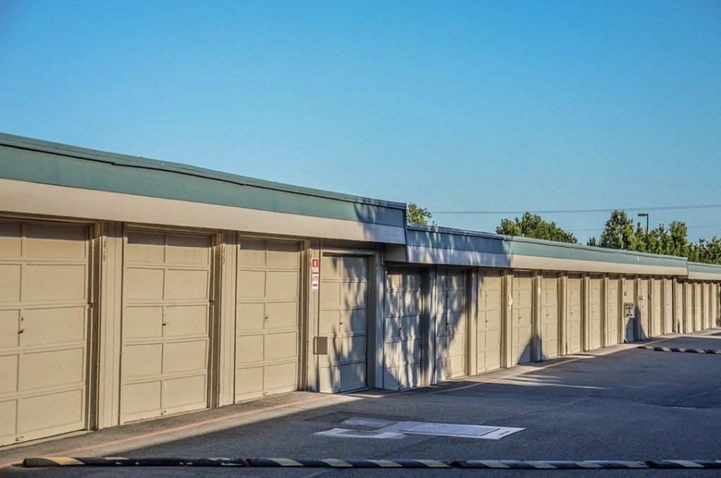 Clearwater Square Apartments Detached Garages