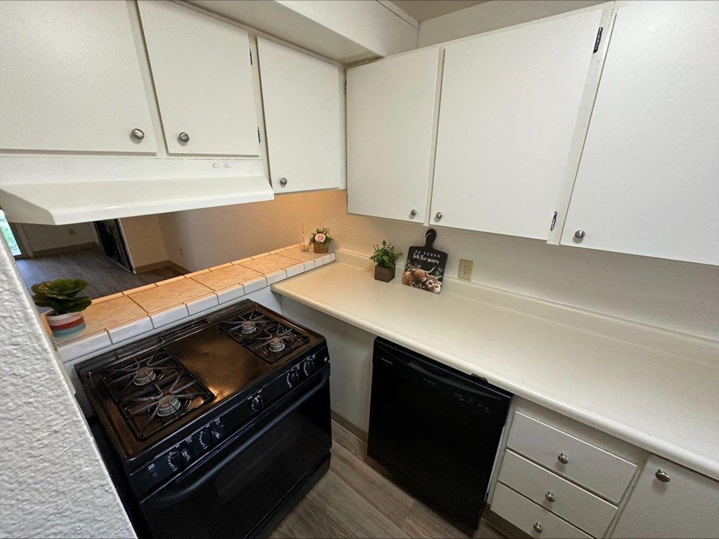 Clearwater Square Apartments in Kennewick, Washington Kitchen