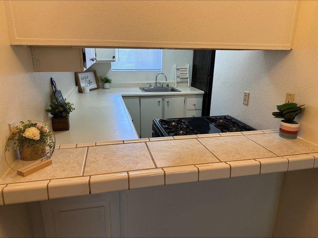 Clearwater Square Apartments in Kennewick, Washington Kitchen