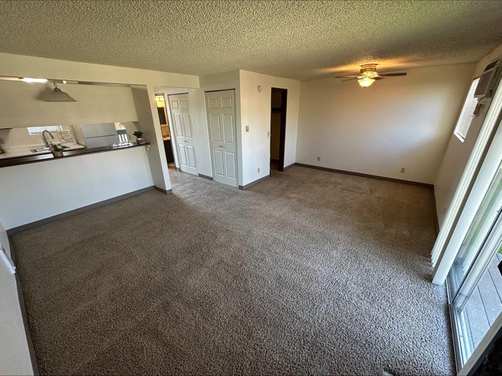 Clearwater Square Apartments in Kennewick, Washington Living Room and Kitchen