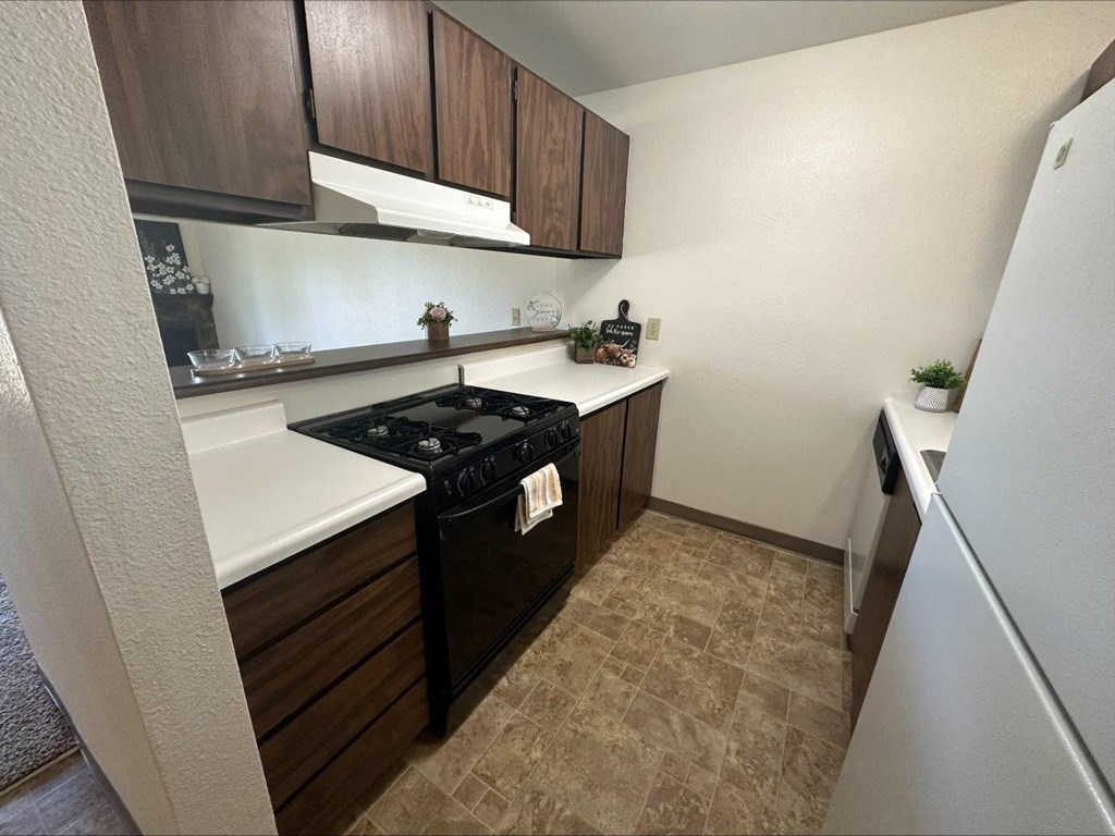 Clearwater Square Apartments in Kennewick, Washington Kitchen