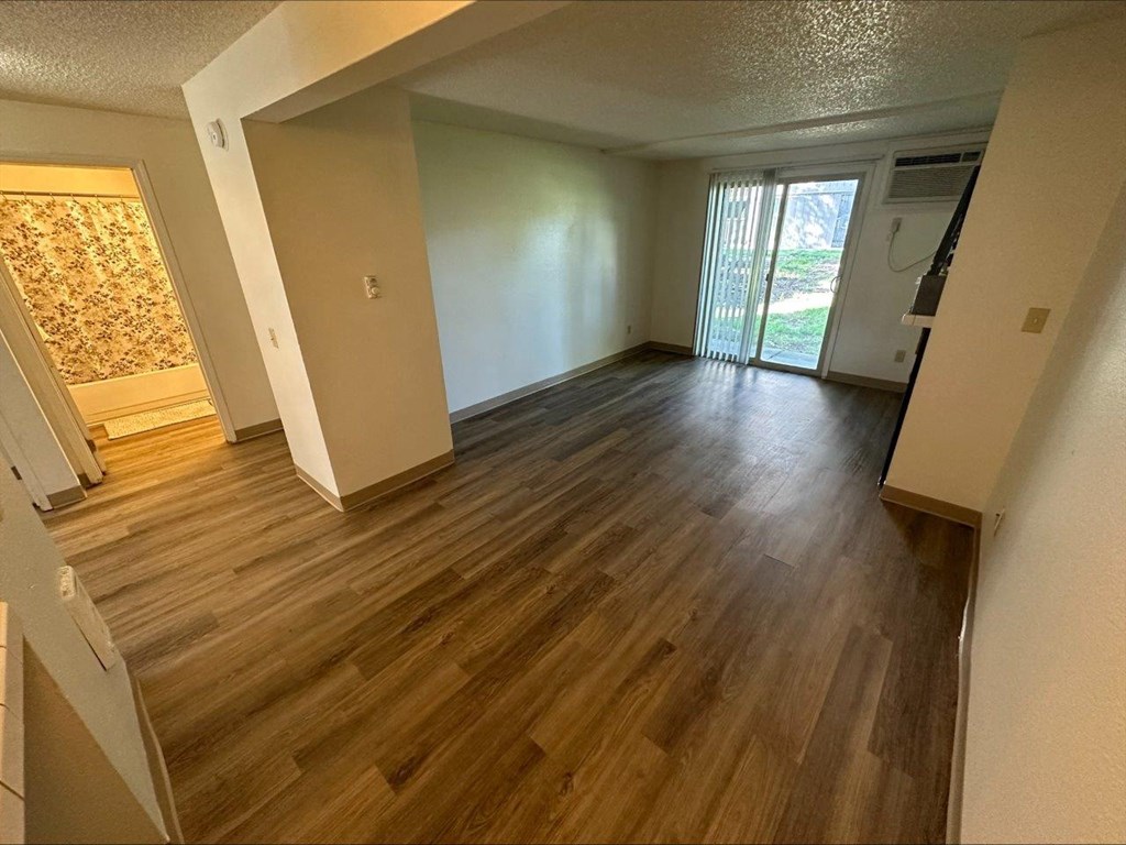 Clearwater Square Apartments in Kennewick, Washington Living Room