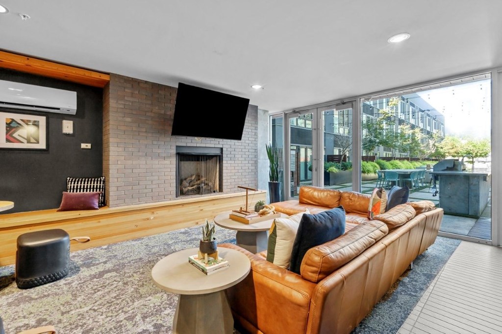 Q21 Apartments in Portland, Oregon Clubhouse Lounge with Fireplace