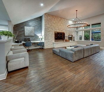 Retreat at Barton Creek Apartments Clubhouse Seating Area - Photo Gallery 10