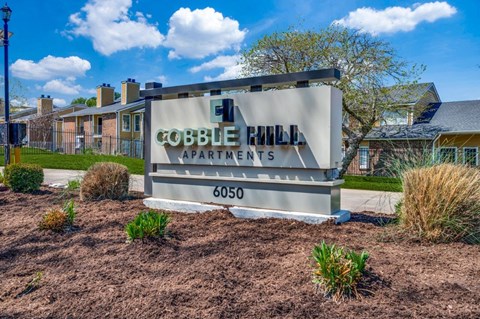 Cobble Hill Apartments in Fort Worth, Texas Monument Sign