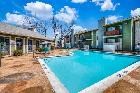 Cobble Hill Apartments in Fort Worth, Texas Clubhouse and Pool
