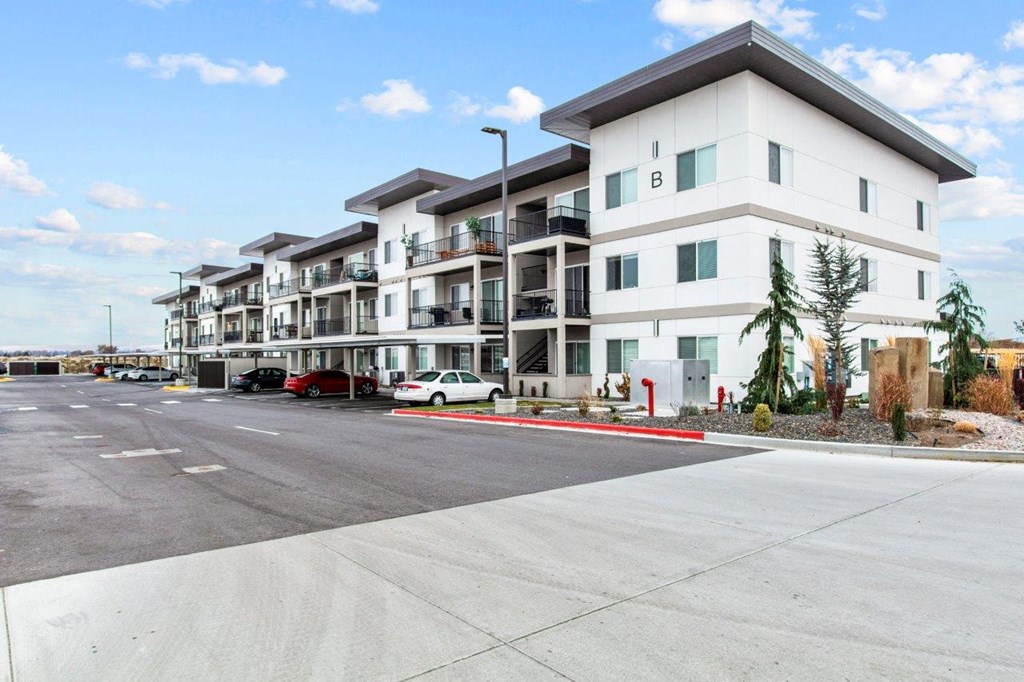 Columbia Riverwalk Exterior