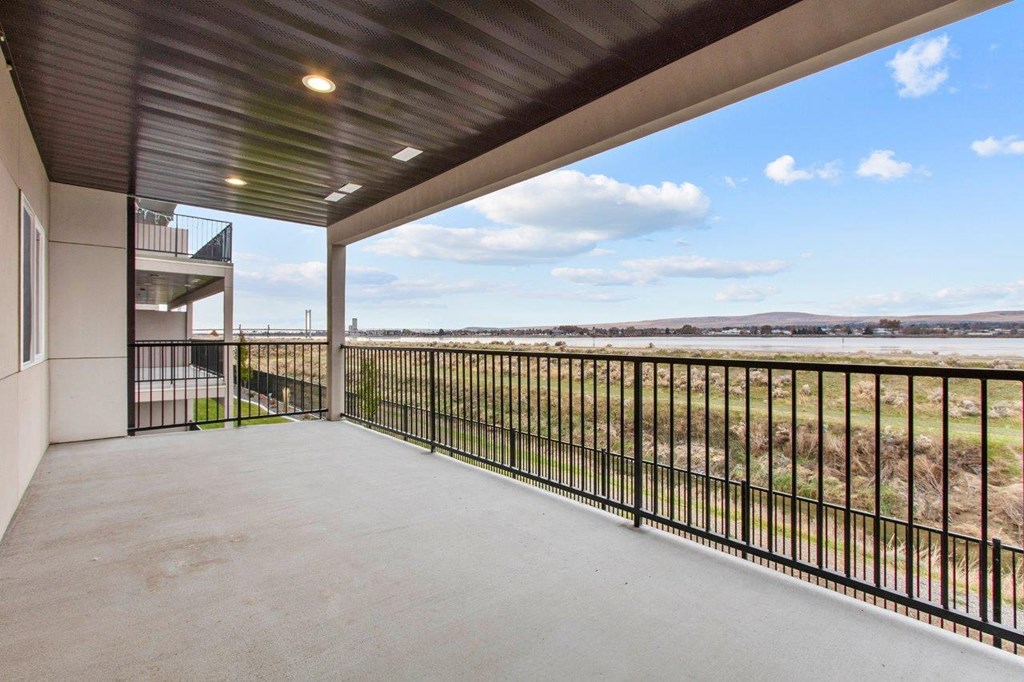 Columbia Riverwalk Private Patio