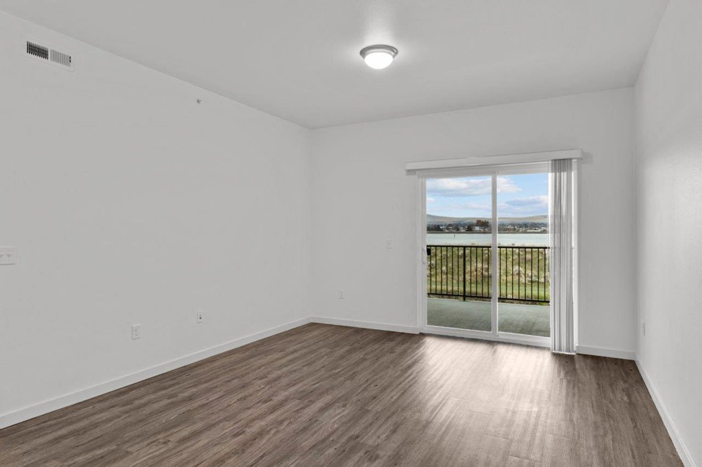 Columbia Riverwalk Living Room with Private Patio