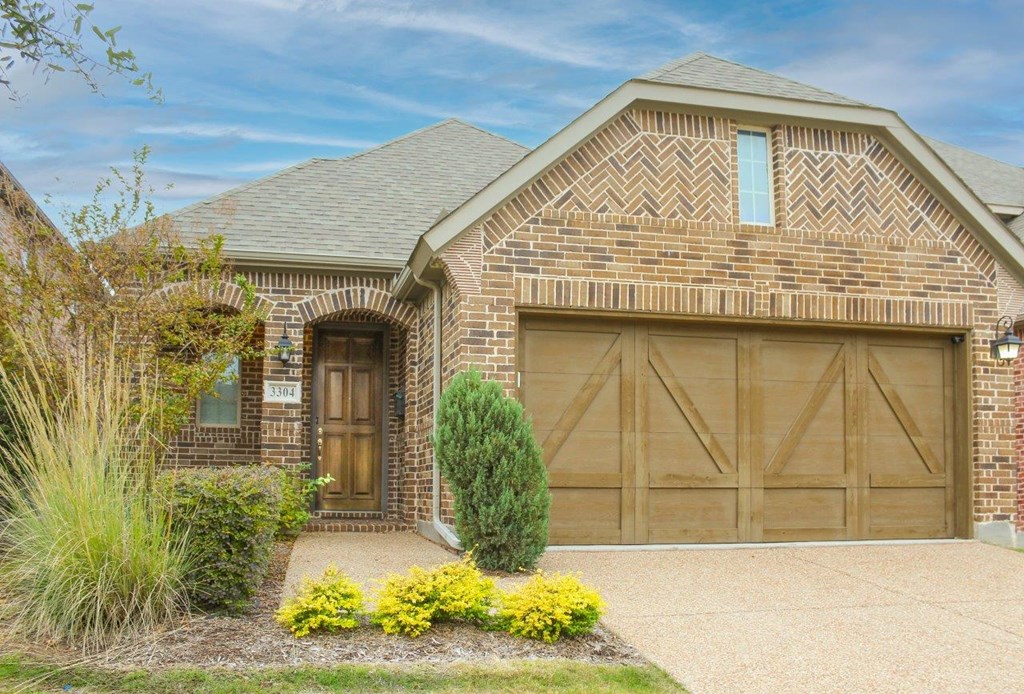 Cottages at the Realm Home Exterior