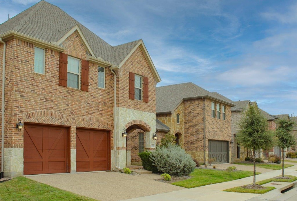 Cottages at the Realm Home Exterior