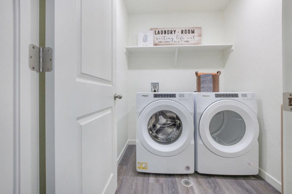 Cottonwood Hollow Laundry Room