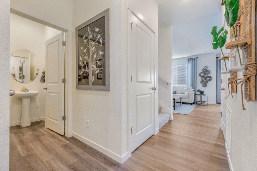 Cottonwood Hollow Bathroom and Hallway