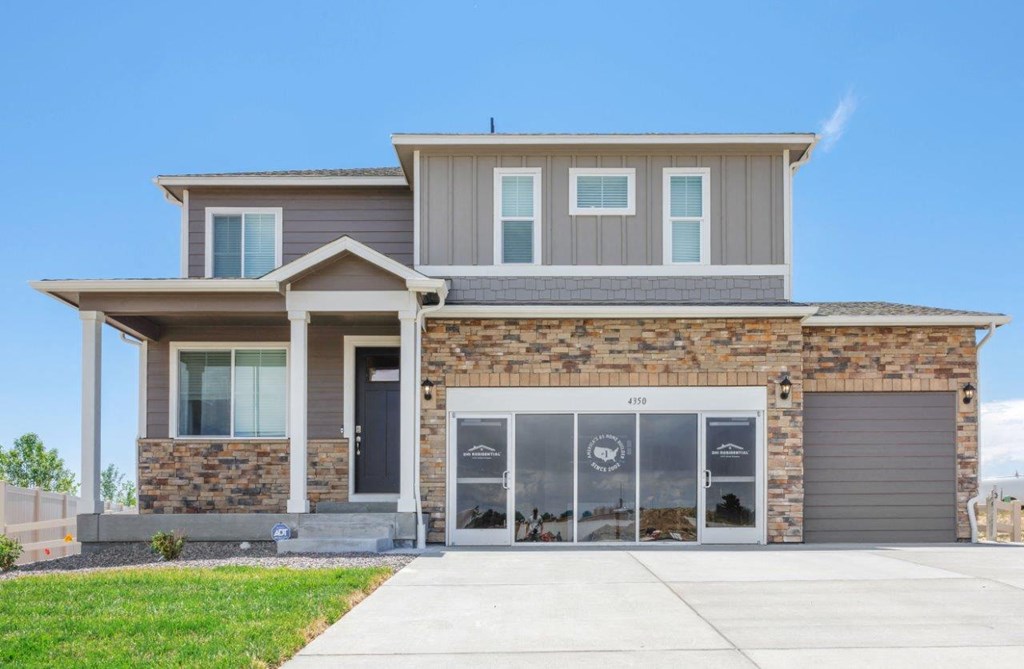 Cottonwood Hollow Model Home Exterior