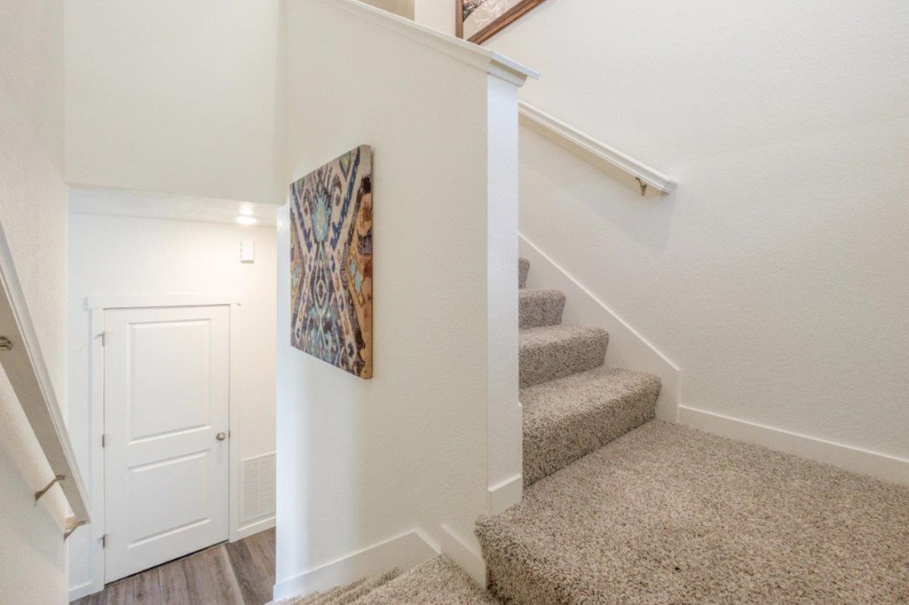 Cottonwood Hollow Entry and Stairs