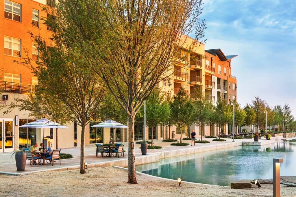 Discovery at the Realm Apartments exterior