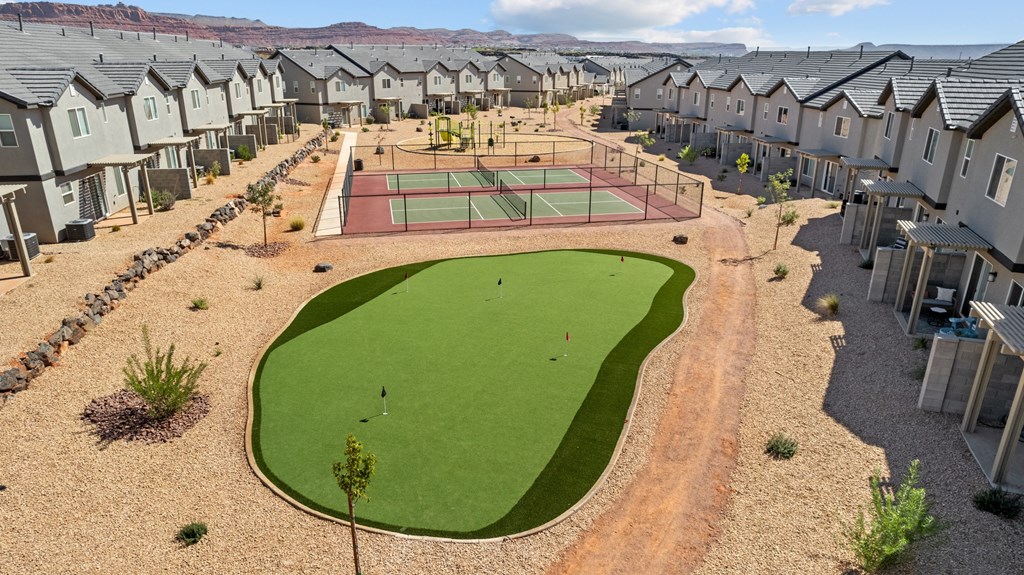 Desert Village Townhomes putting green and pickleball court