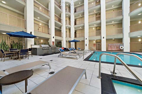 Boulevard on Wilshire Pool and Hot Tub with BBQ