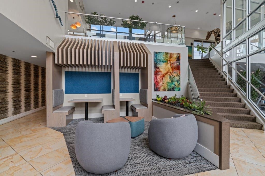 the lobby or reception area at embassy suites los angeles glendale