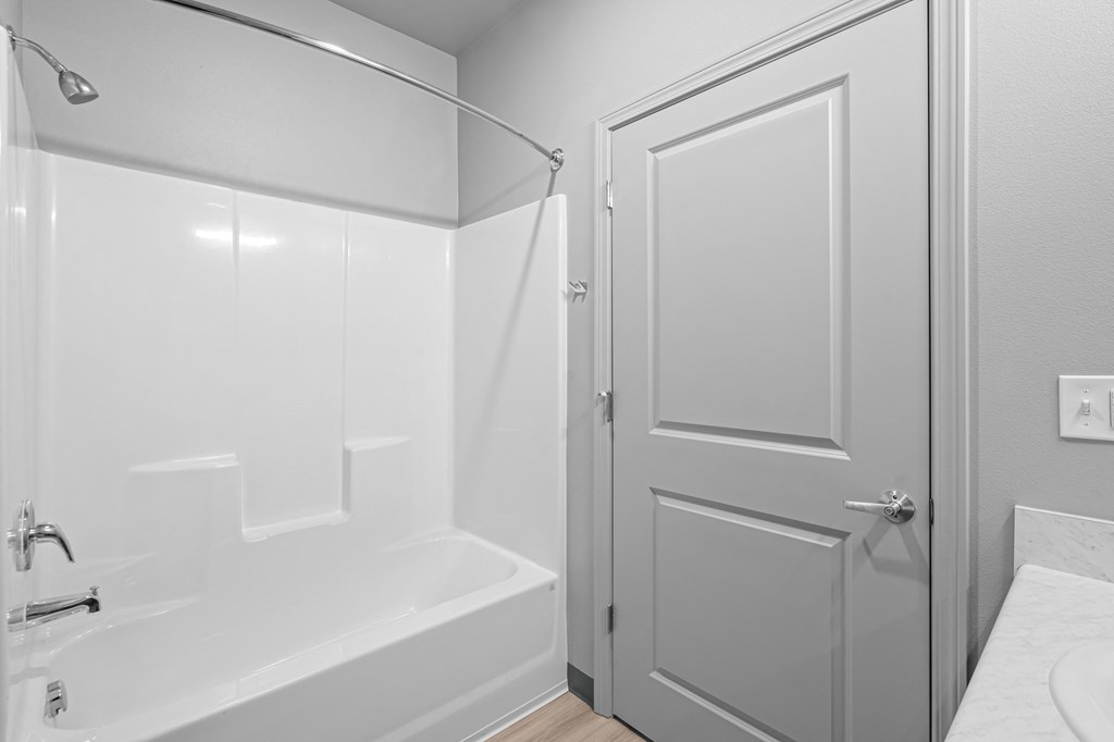 Corvallis_OR_UAPH_Bathroom_3bed