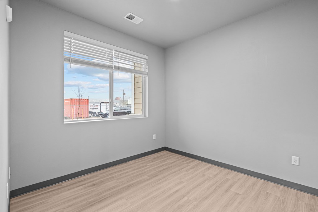 Corvallis_OR_UAPH_Bedroom_1x1a