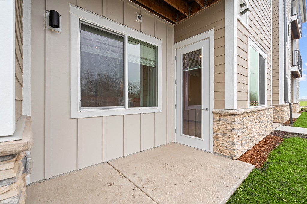 Corvallis_OR_UAPH_Patio_1x1A
