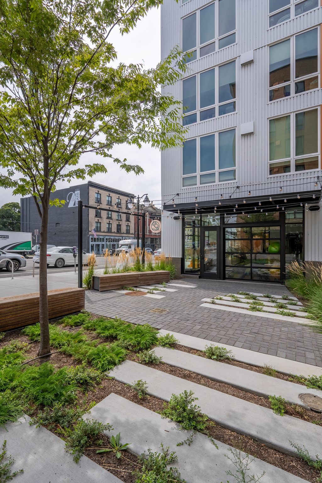 The Warren Apartments exterior front of building