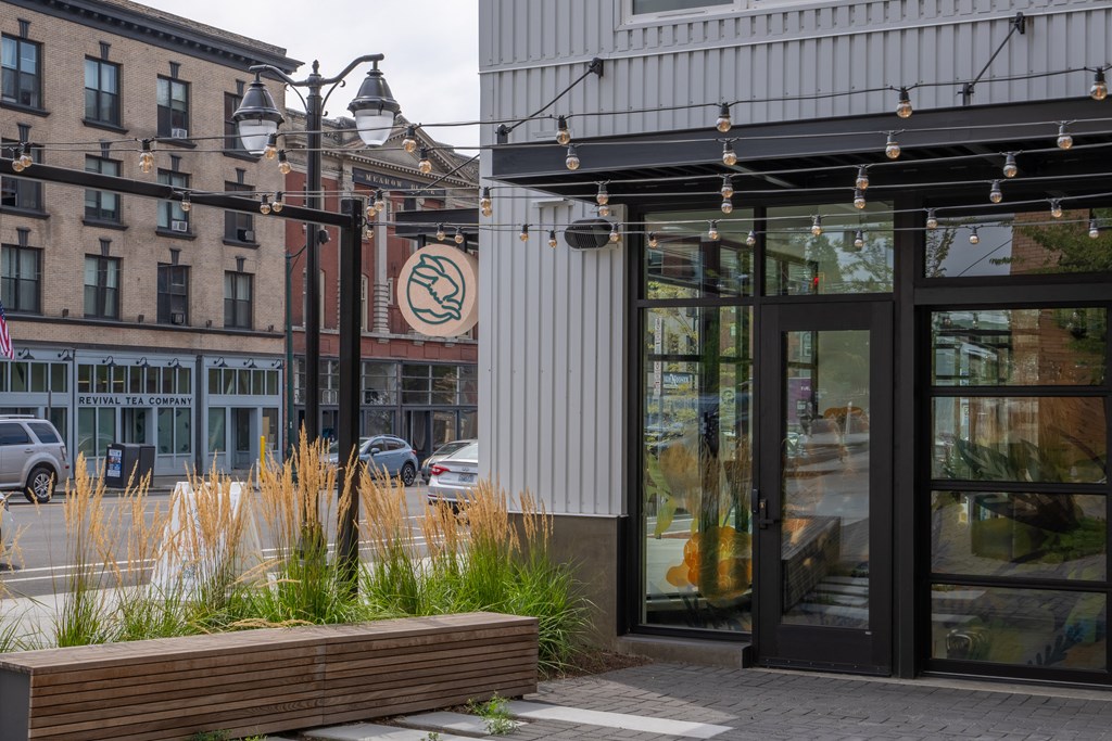 The Warren Apartments exterior entry