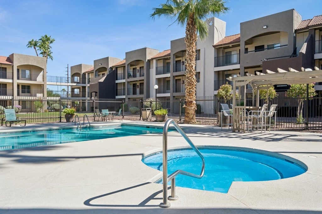 Casa Bella pool and spa