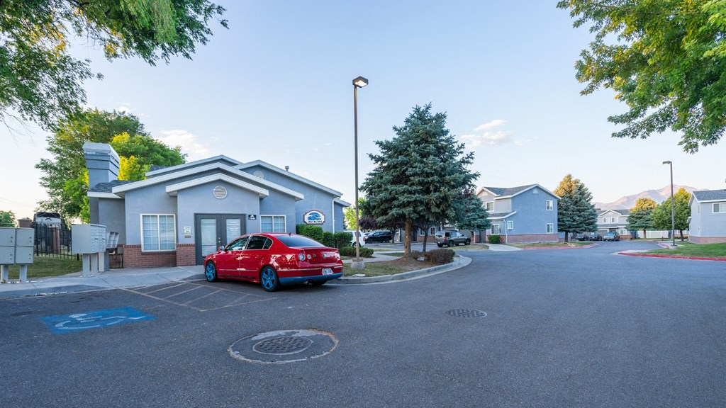 Avion Townhomes Exterior Leasing Office and Parking Lot
