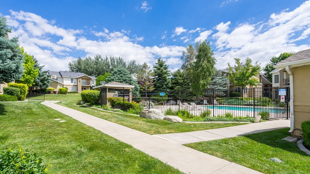 Heritage at Draper Apartments Exterior Courtyard