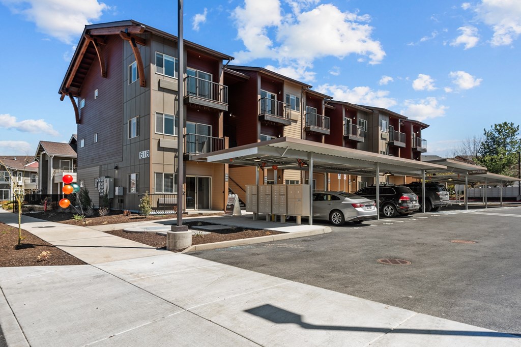 Peak42_Bend_OR_Exterior