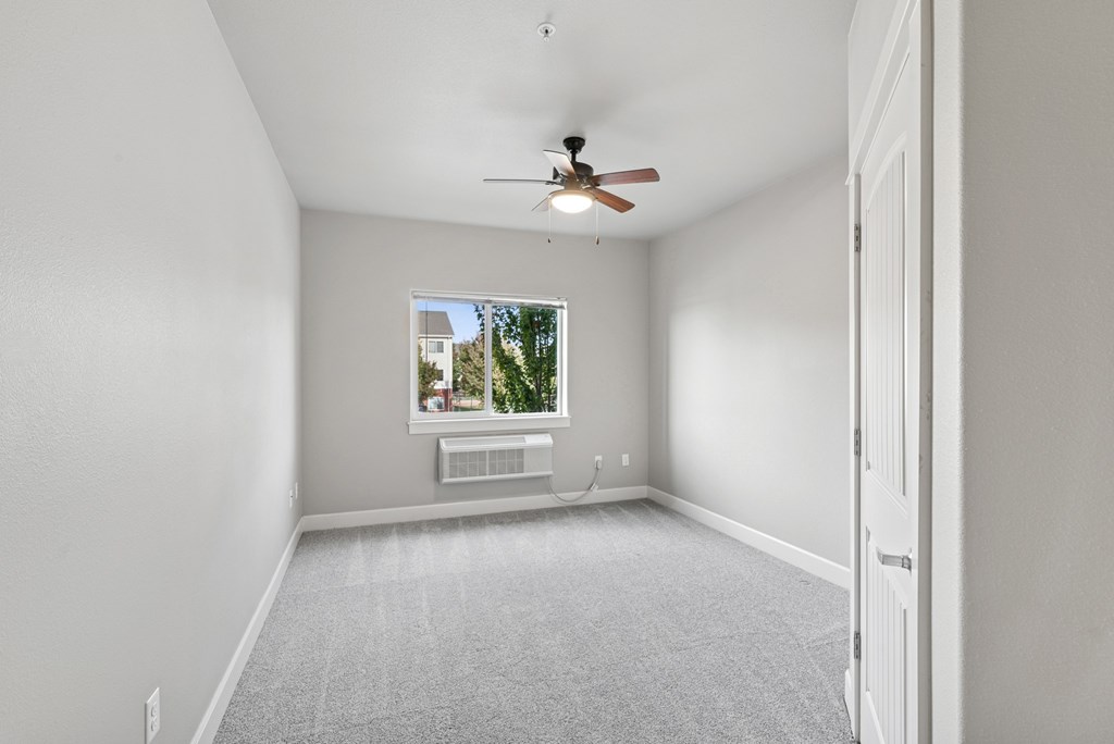 lebanon_or_cascaderidge_bedroom