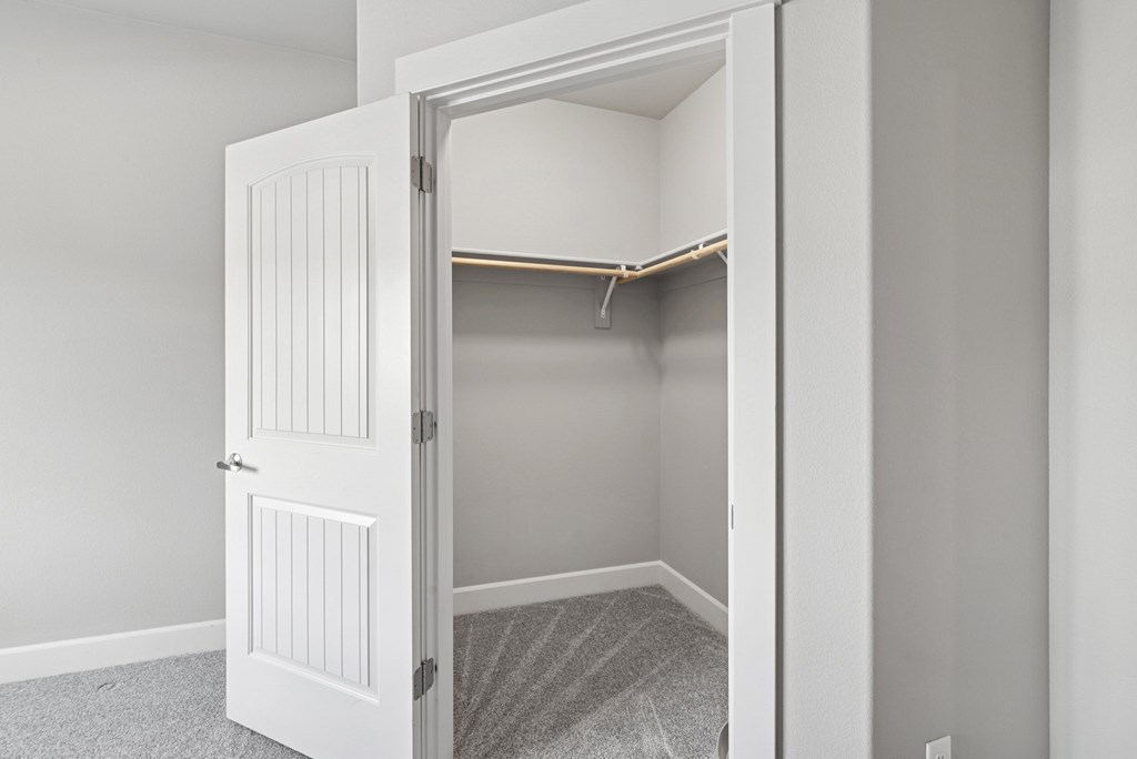 lebanon_or_cascaderidge_closet