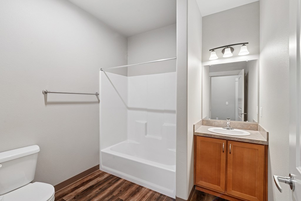 lebanon_or_cascaderidge_bathroom